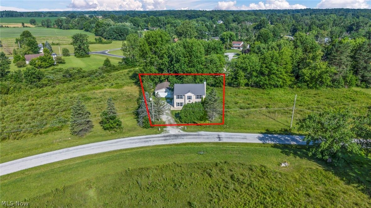 Property Photo: 1350 Saffron Drive OH 44287