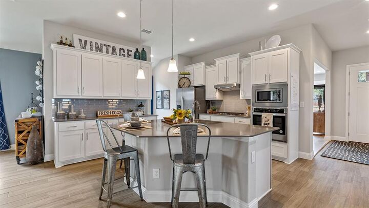 Property Photo:  2605 Flycatcher Drive  TX 76205 