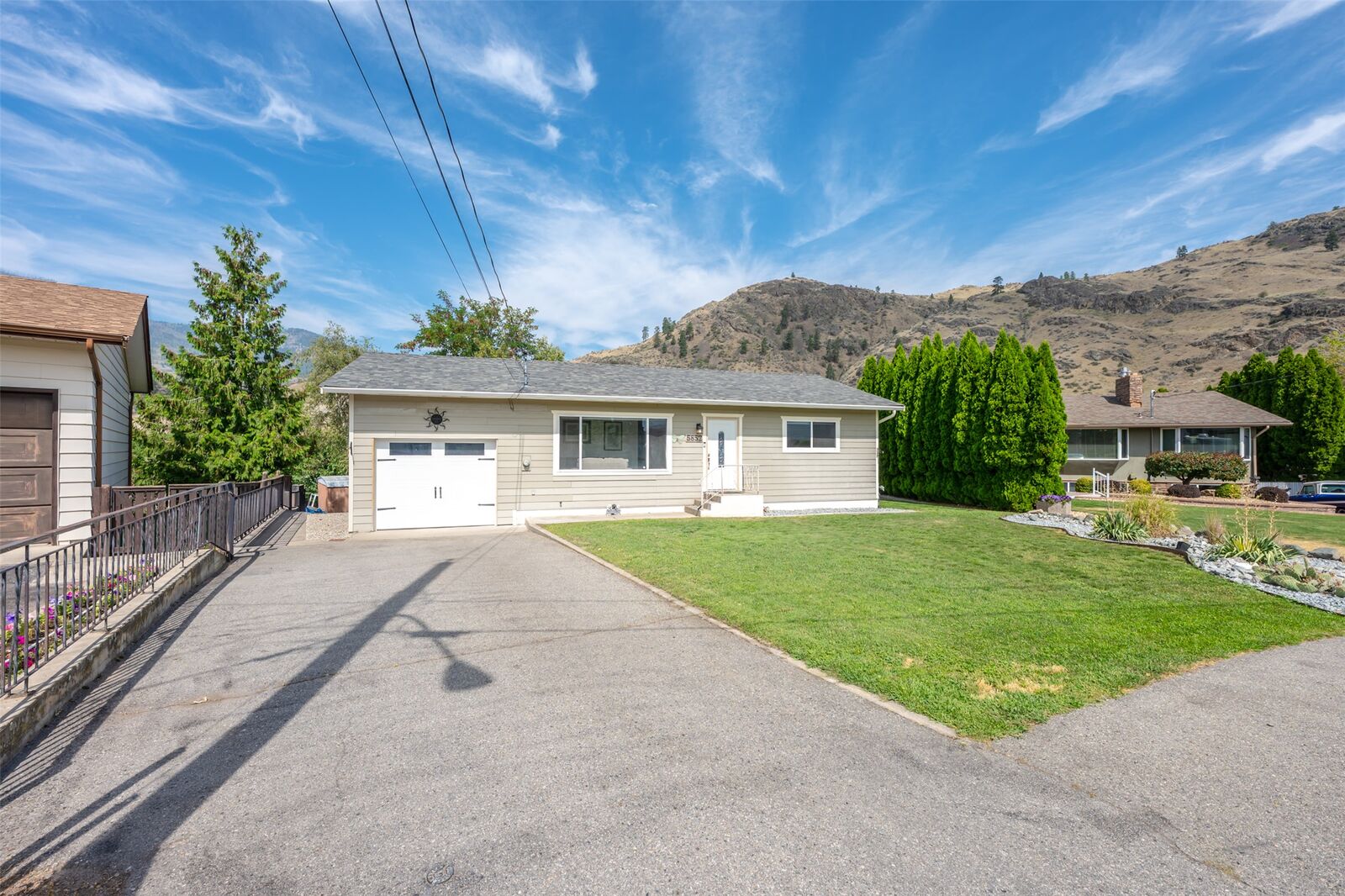 Property Photo: 5852 Fairview Place BC V0H 1T1