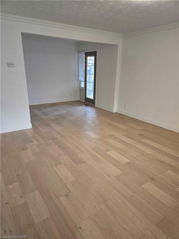 Property Photo:  61 Vanier Drive Main  ON N1G 2K9 
