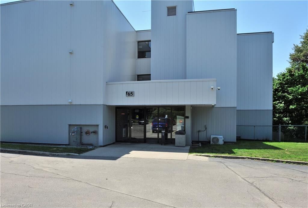 Property Photo: 65 Silvercreek Parkway N 301 ON N1H 7R9