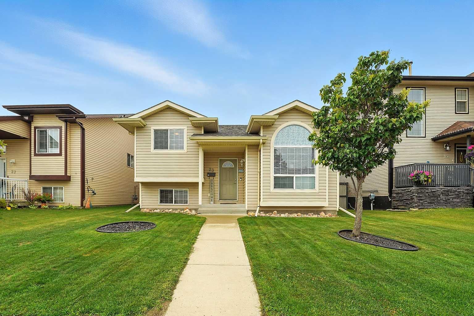 Property Photo: 23 Dubois Crescent AB T4R 3H8