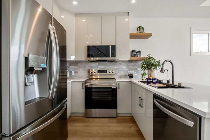 Property Photo: 642 Cottageclub Bend AB T4C 1B1