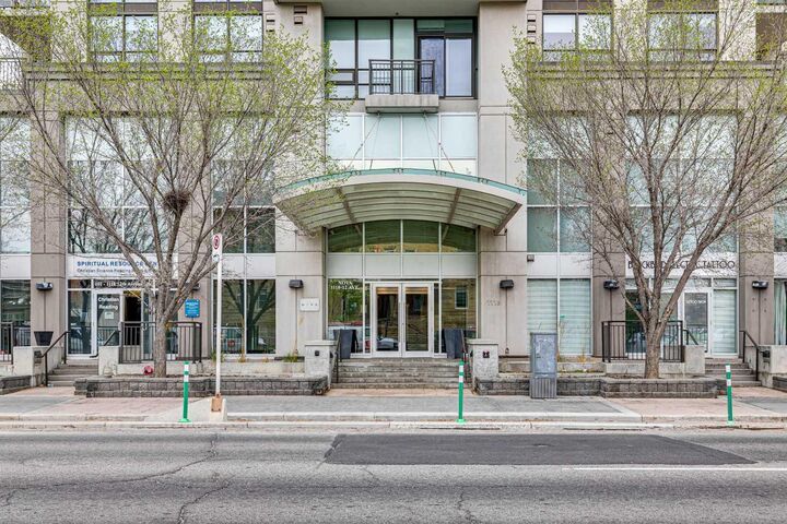 Property Photo: 1118 12 Avenue SW 806 AB T2R 0P4