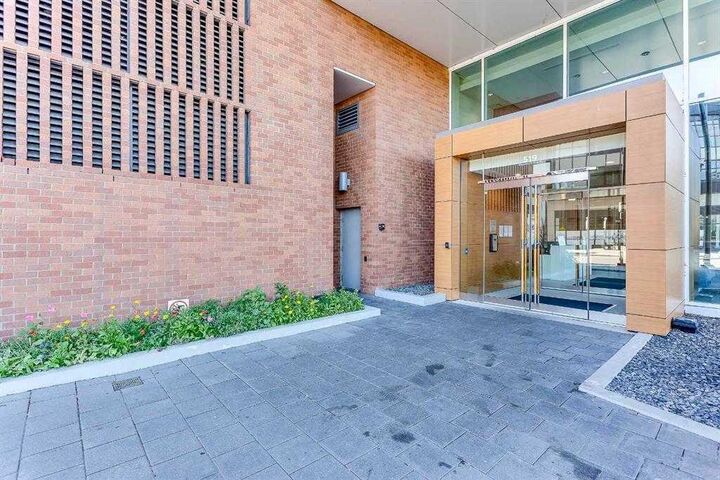 Property Photo: 519 Riverfront Avenue SE 805 AB T2G 1K6