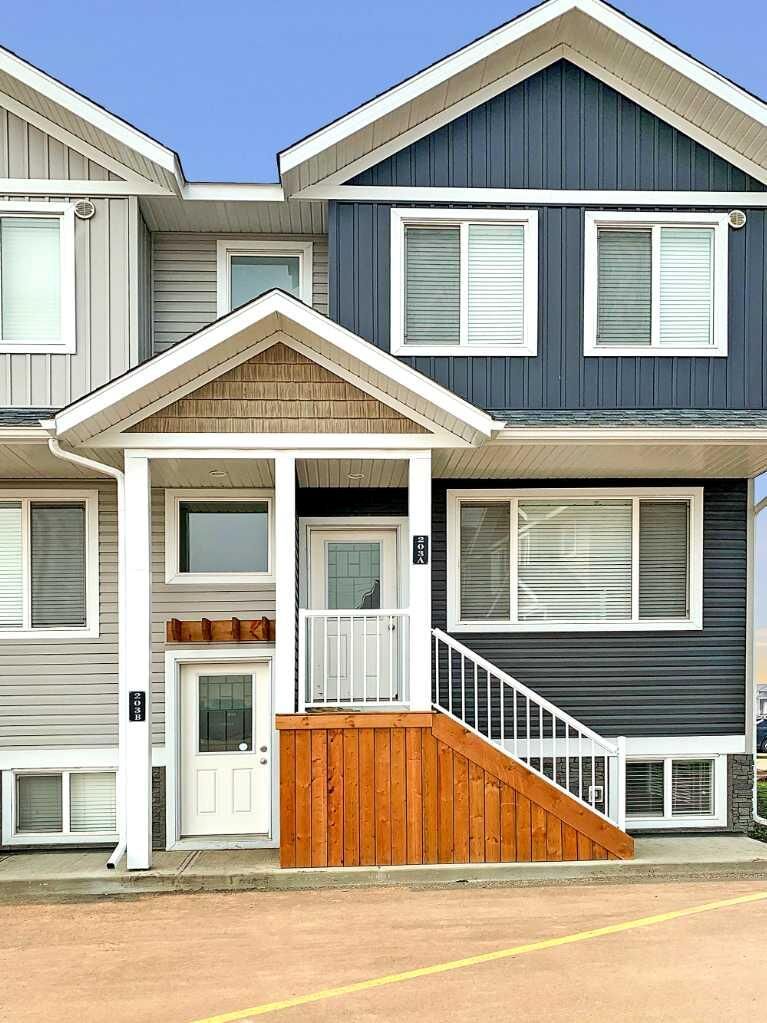 Property Photo:  9503 112 Avenue  AB T8X 5C8 