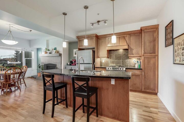 Property Photo: 1818 14 Street SW 206 AB T2T 3S9