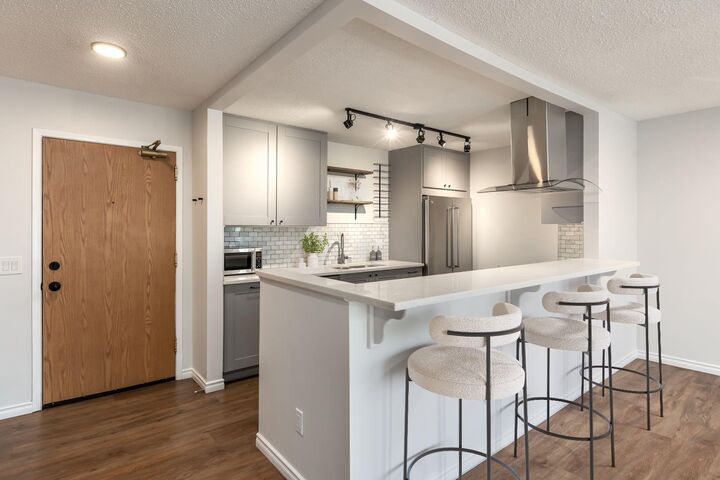 Property Photo: 2211 29 Street SW 306 AB T3E 2K1