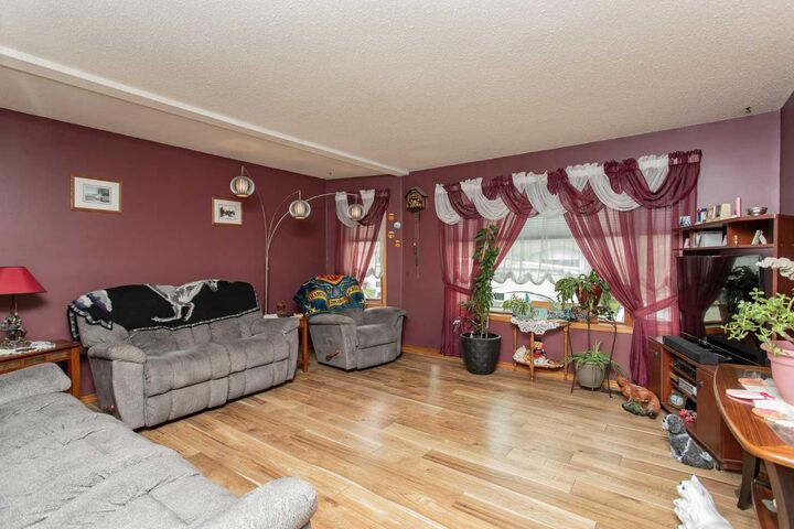 Property Photo: 153 Westview Crescent AB T0M 0J0