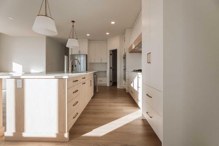 Property Photo:  3076 21 Street  AB T1M 0G1 