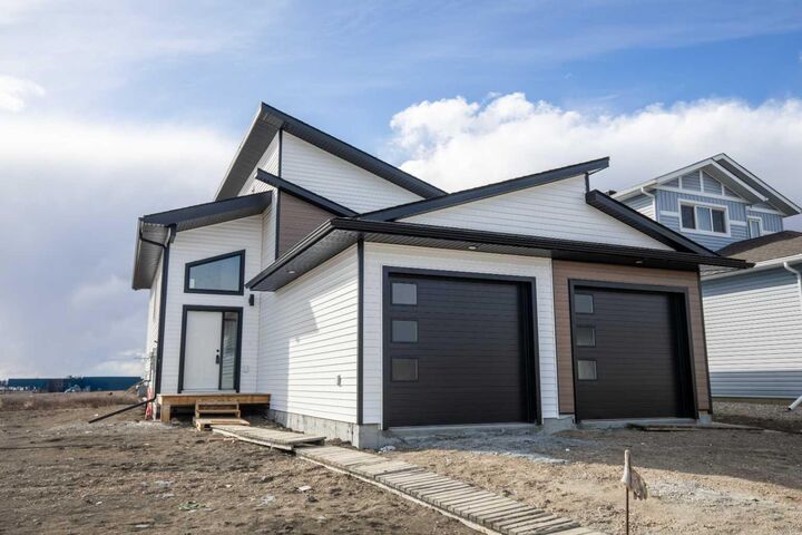 8202 87 Street — photo 1