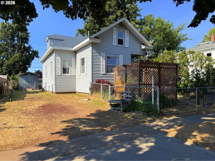Property Photo:  209 W Broadway St  WA 98620 