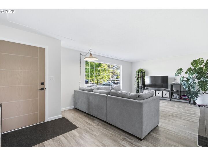 Property Photo:  797 Apple Blossom Ave  OR 97303 