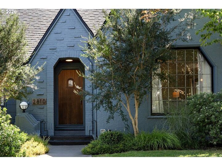 Property Photo:  2810 NE 32nd Ave  OR 97212 