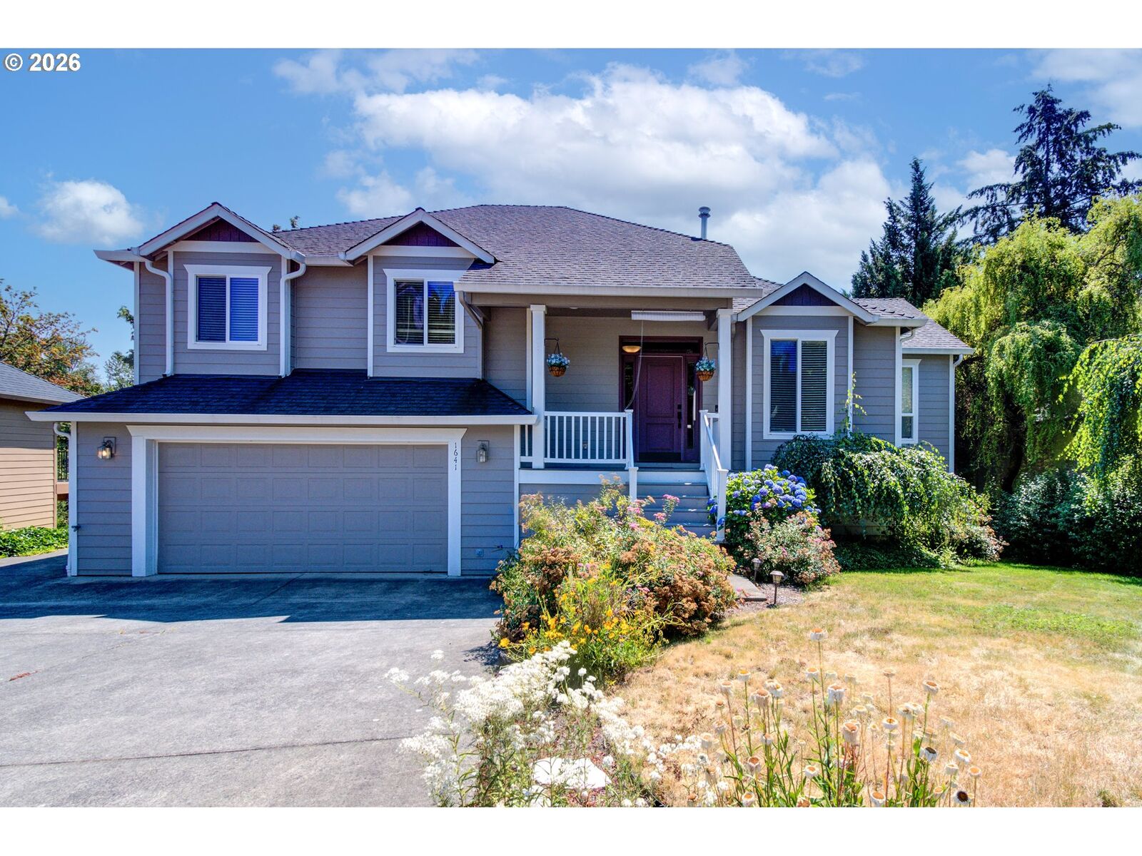 Property Photo: 1641 E Heitman Ave WA 98629