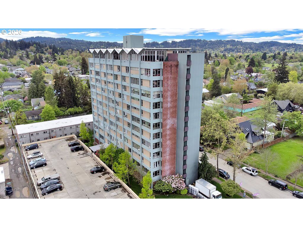Property Photo: 1313 Lincoln St 503 OR 97401