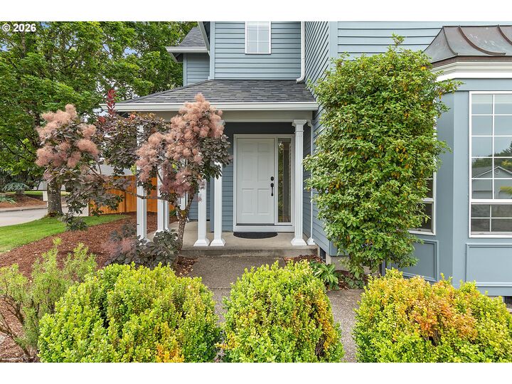 Property Photo: 2494 NE Estate Dr OR 97124