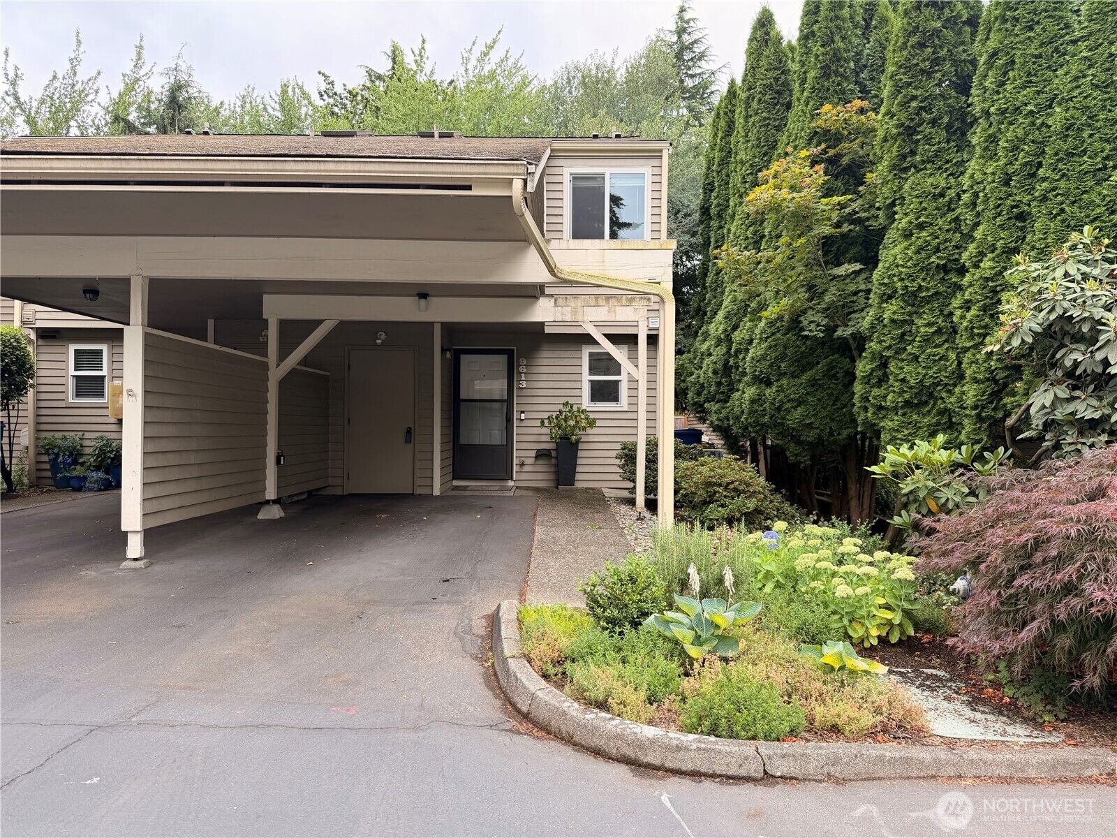 Property Photo:  9613 NE 121st Lane  WA 98034 