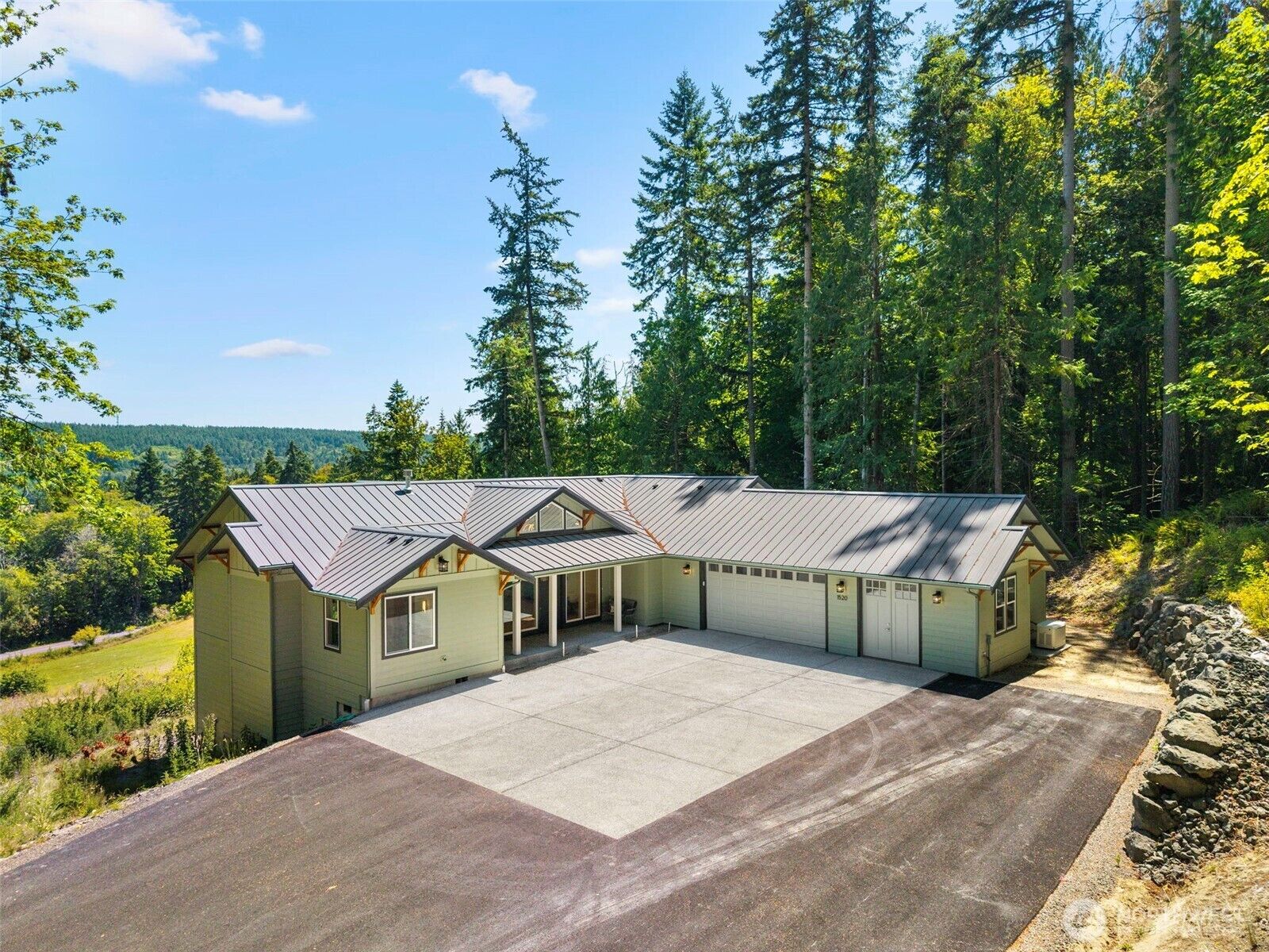 Property Photo: 1520 West Valley WA 98325