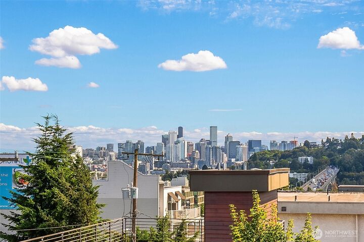Property Photo:  4112  Linden Avenue N A  WA 98103 