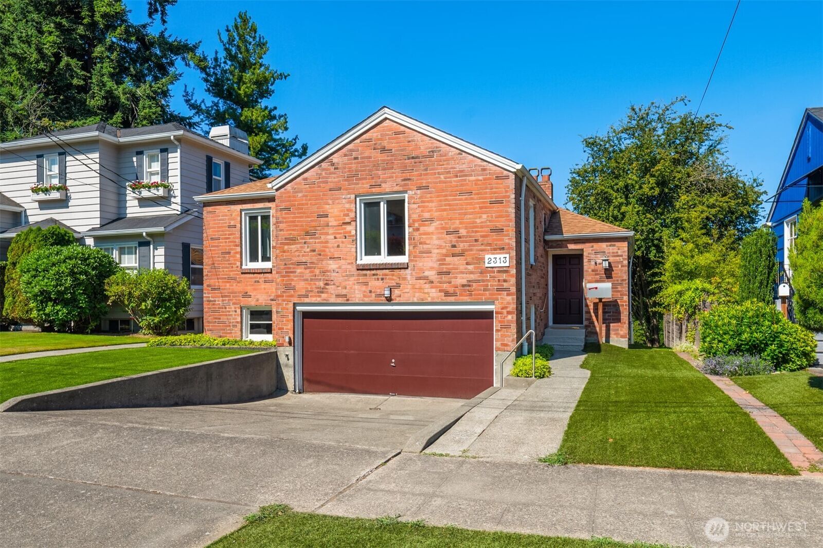 Property Photo:  2313  47th Avenue SW  WA 98116 