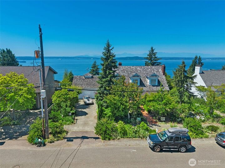 Property Photo:  4048  56th Avenue SW  WA 98116 
