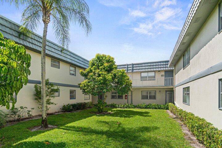 Property Photo: 690 Brittany O FL 33446