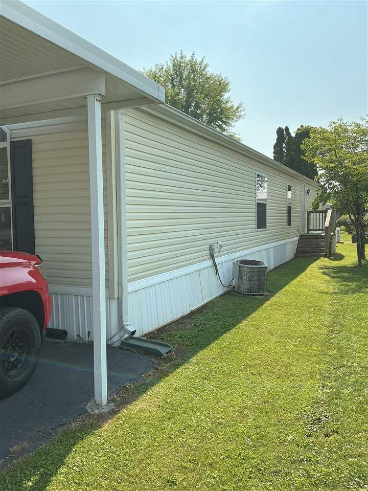 Property Photo:  1 Cedar Court  IN 47374 