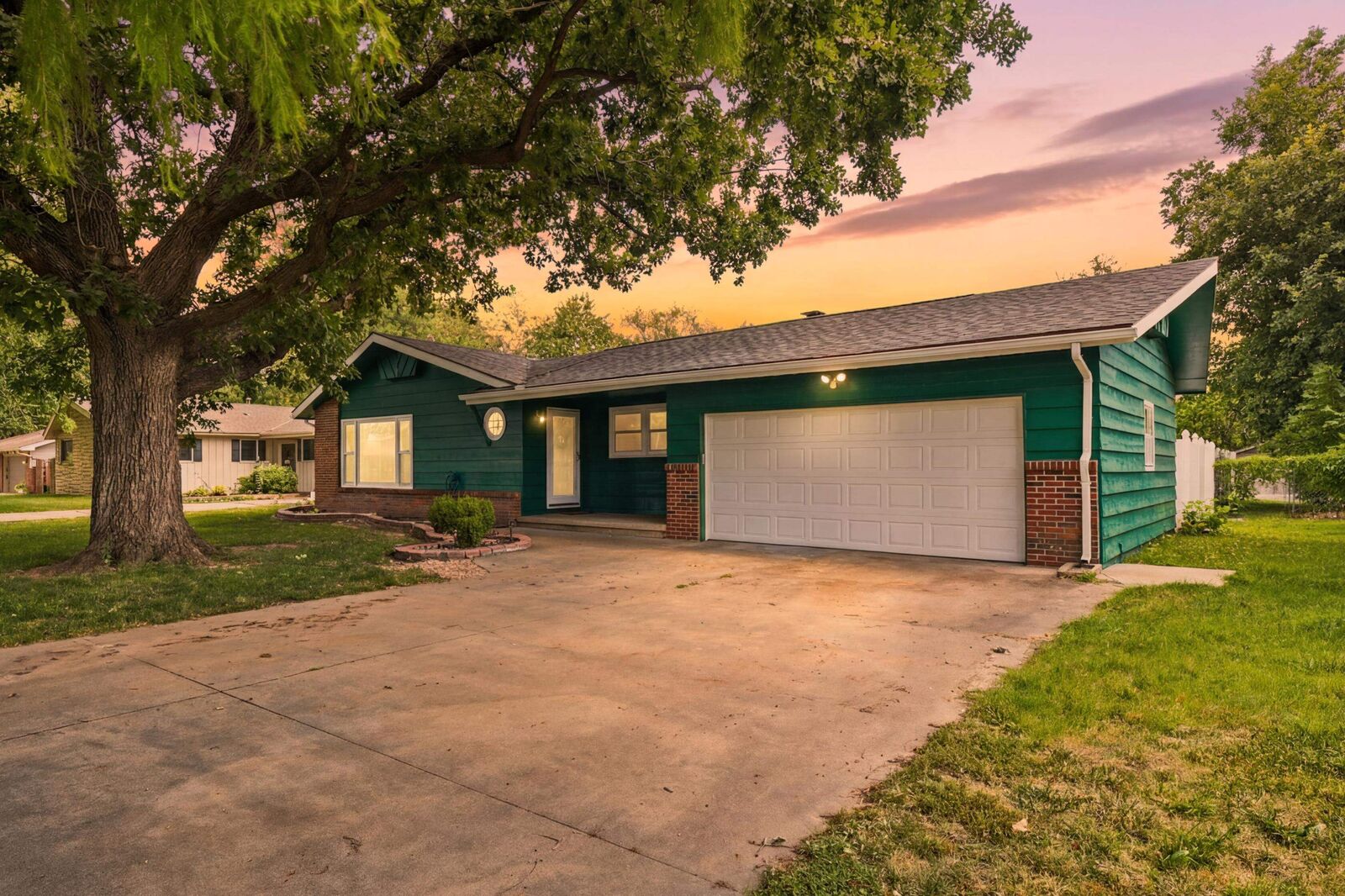 Property Photo: 427 N Pamela Ave. KS 67212