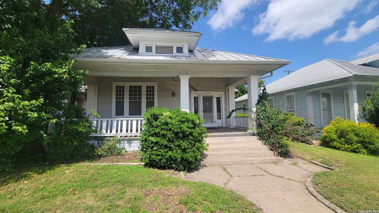 Property Photo:  825 N Pine St  TX 78202 