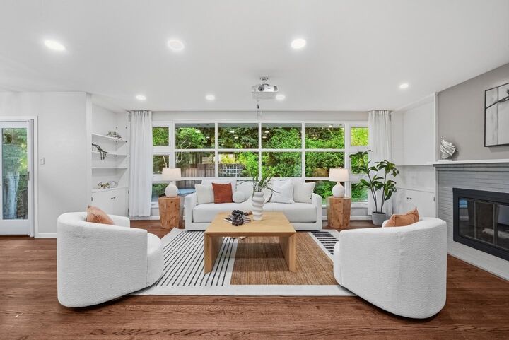 Property Photo:  31 Belford Way  CA 94402 