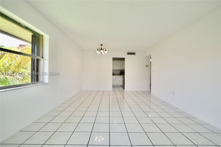 Property Photo: 10447 SW 108th Ave 270 FL 33176