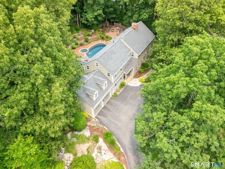 Property Photo: 270 Farmcliff Drive CT 06033