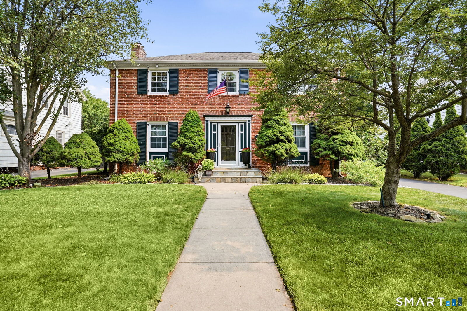 Property Photo: 37 Cleveland Road CT 06515