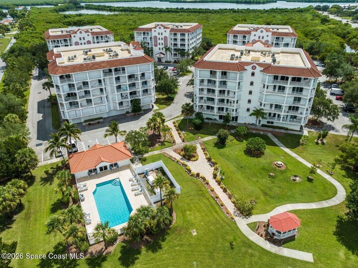 Property Photo: 820 Del Rio Way FL 32953