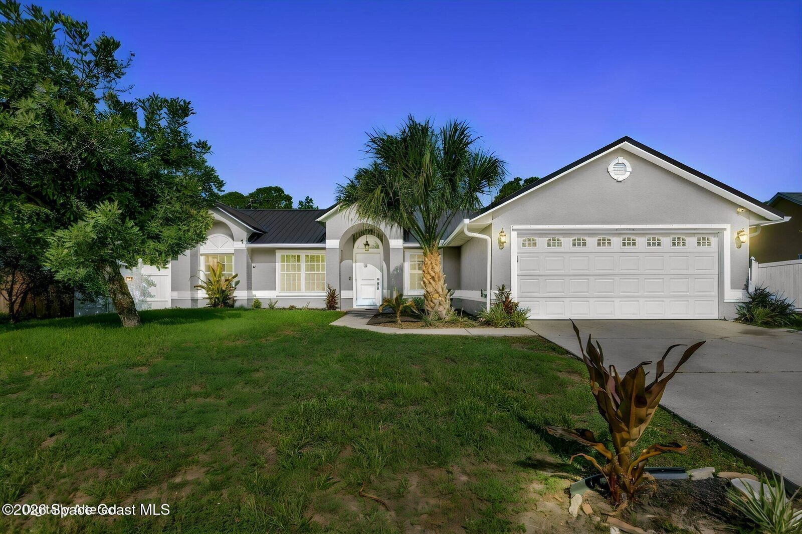 Property Photo:  