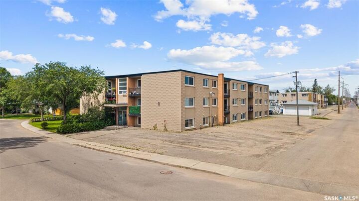 Property Photo:  2620 5th Avenue N 21  SK S4R 5E5 
