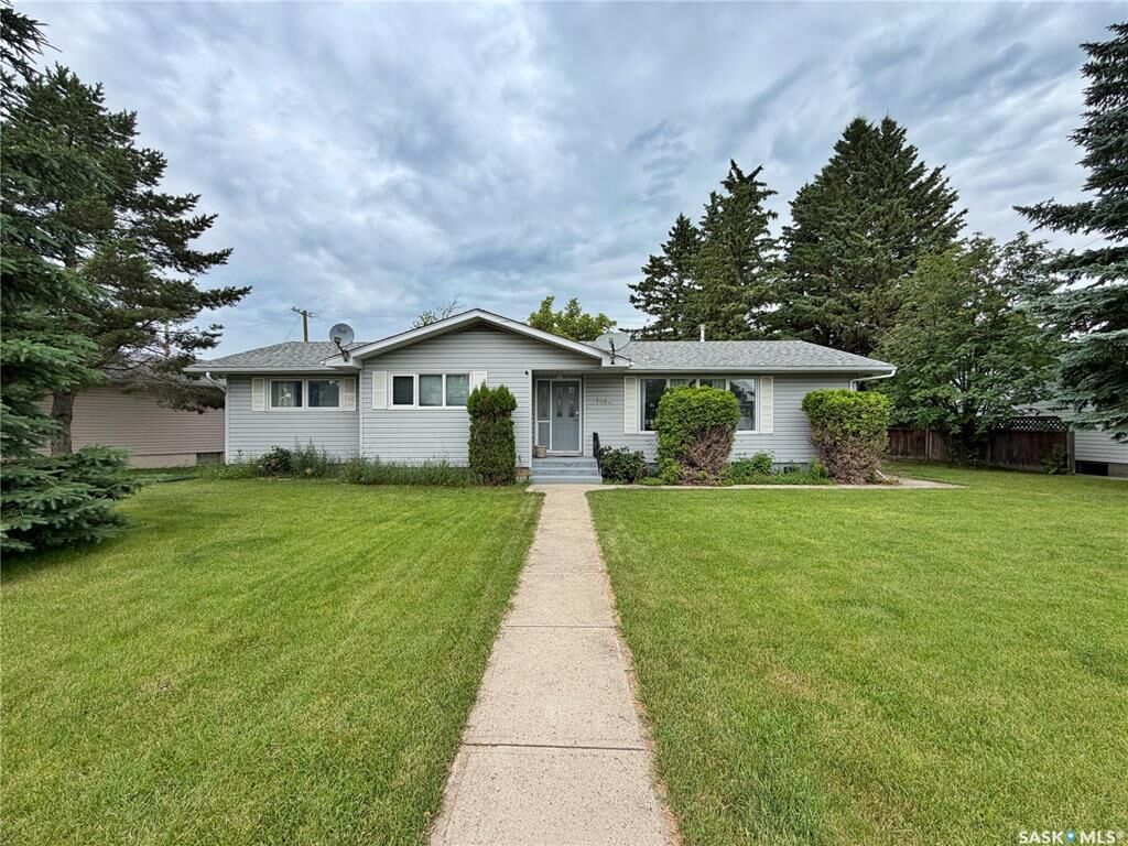 Property Photo: 1104 Mallard Drive SK S0A 3L0