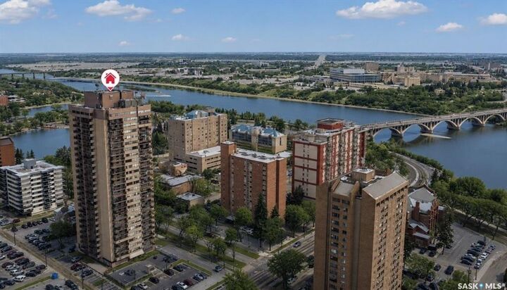 Property Photo: 311 6th Avenue N 1702 SK S7K 7A9