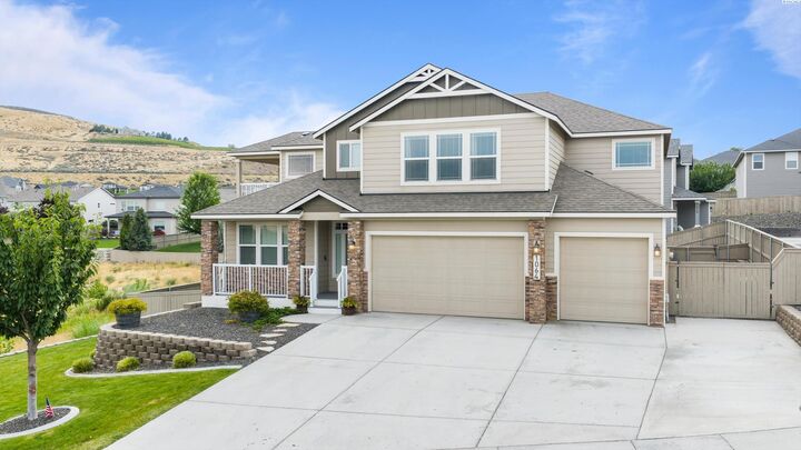 Property Photo:  1064 Samish Dr  WA 99352 