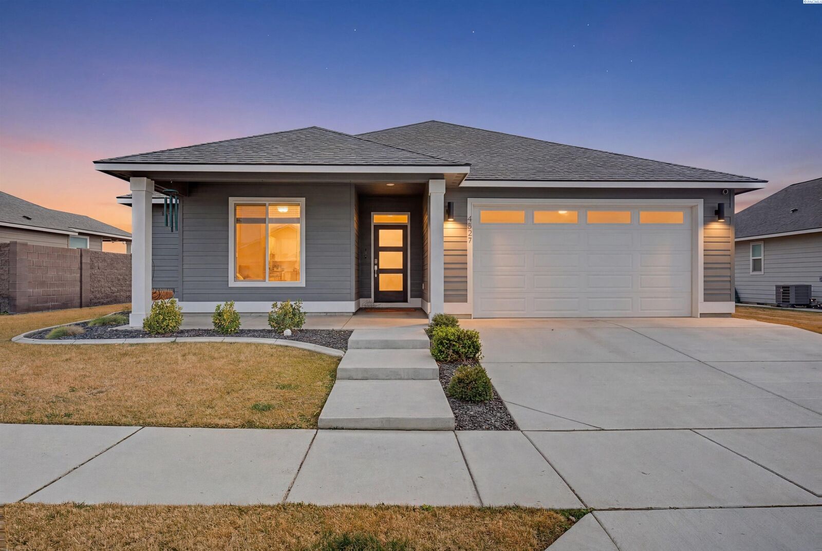 Property Photo: 4827 Village View St WA 99352