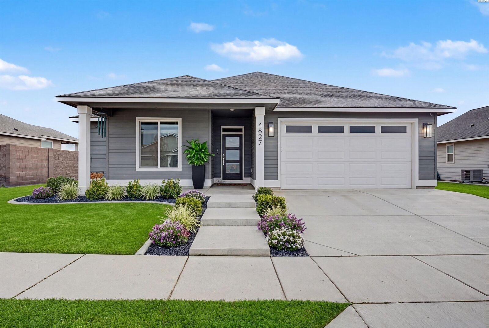 Property Photo: 4827 Village View St WA 99352