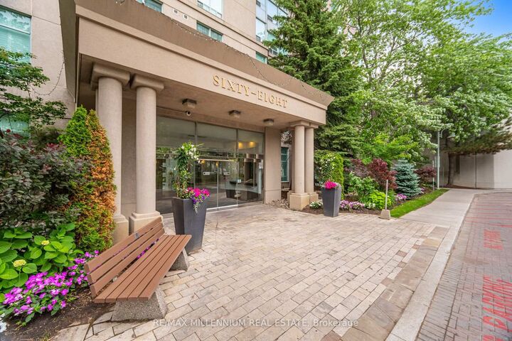 Property Photo: 68 Corporate Drive 1532 ON M1H 3H3