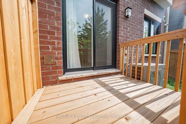Property Photo: 110 Covington Crescent ON L4A 4W8