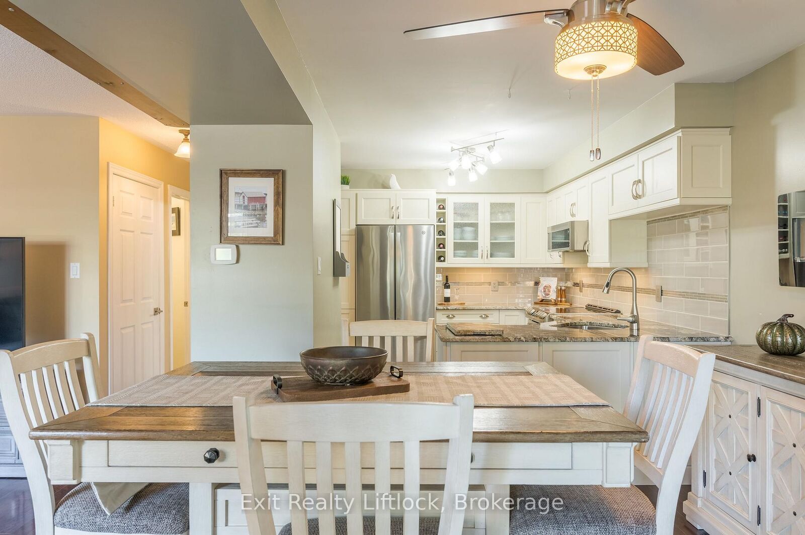 Property Photo:  8 Wilkins Crescent  ON L1E 3B9 