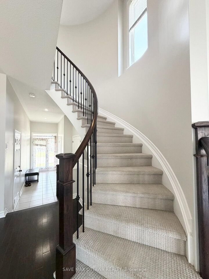 Property Photo:  100 Popplewell Crescent S  ON K2J 5R3 
