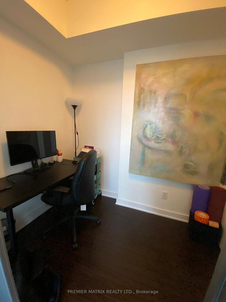 Property Photo:  20 Joe Shuster Way 1417  ON M6K 0A3 