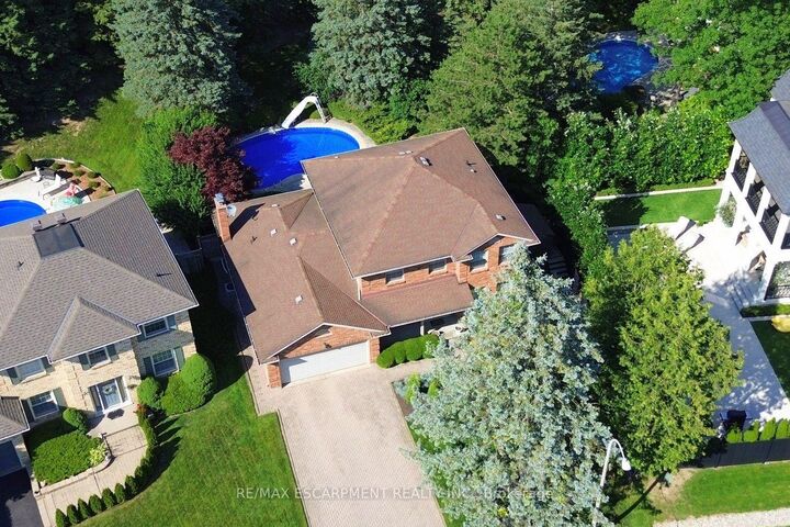 Property Photo:  275 Woodland Drive  ON L9G 3Z9 