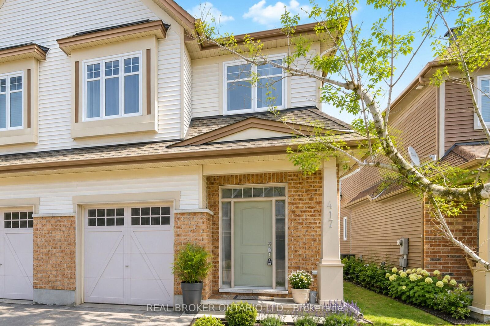 Property Photo: 417 Stalwart Crescent ON K1T 0H2