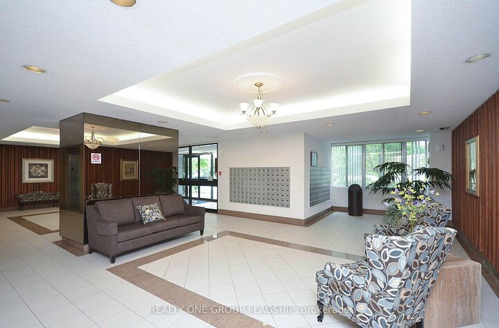 Property Photo:  50 Elm Drive E 1209  ON L5A 3X2 